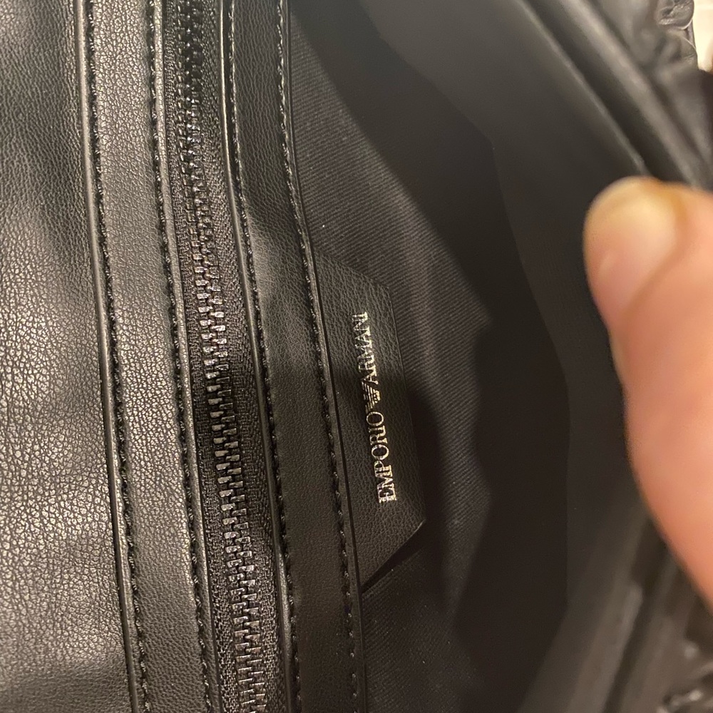 Emporio Armani sling bag - Picture 4 of 6